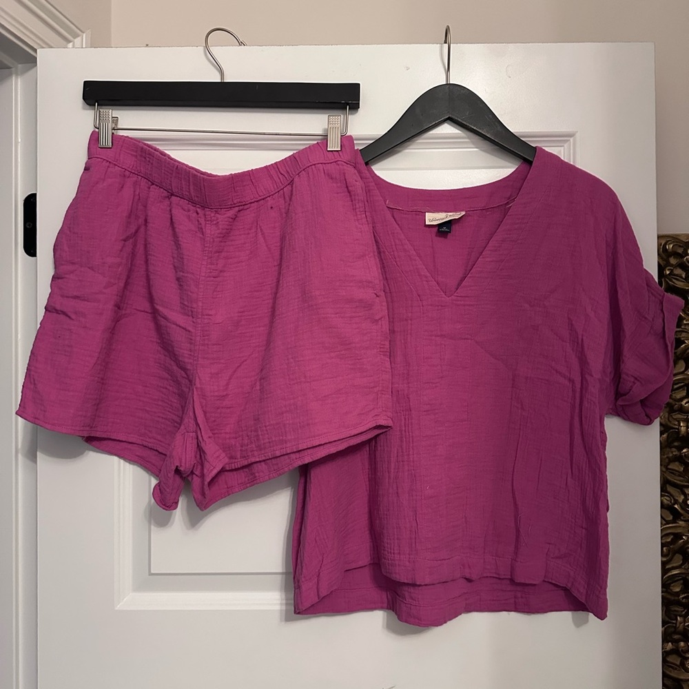 Universal Thread Pink V-Neck Top and Shorts Set